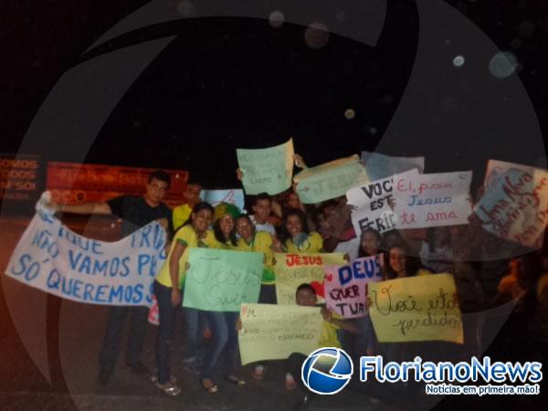 Jovens participaram de Caminhada para Jesus em Floriano.(Imagem:FlorianoNews)