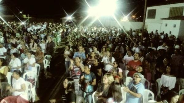 Missa da Misericórdia reúne centenas de fiéis na Igreja de São José Operário. (Imagem:FlorianoNews)