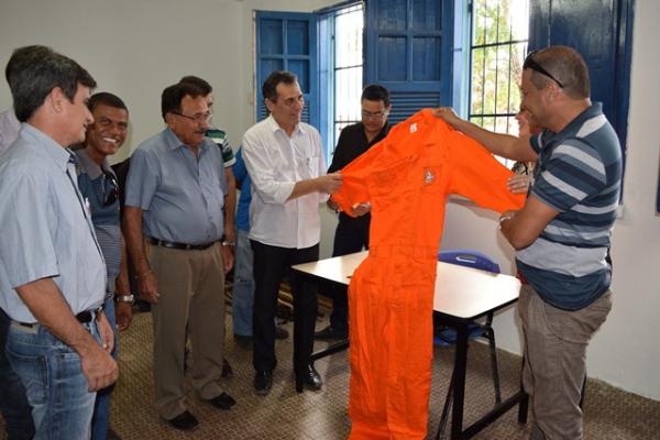 Prefeito de Floriano entrega a sede da Brigada de Combate a Incêndio(Imagem:Waldemir Miranda)