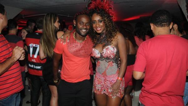 Vagner Love e Vânia Love, rei e rainha do baile do vermelho e preto.(Imagem:André Durão / Globoesporte.com)