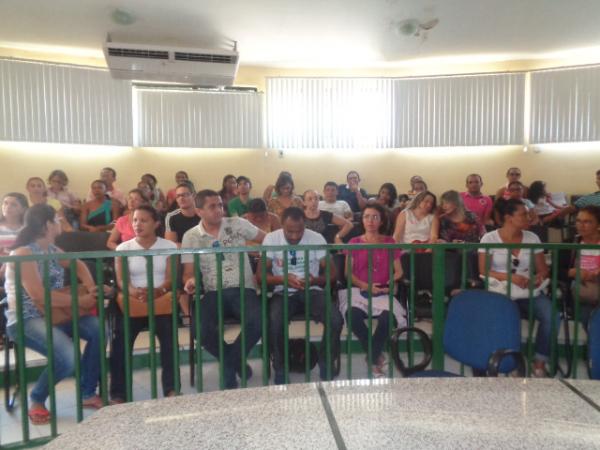 Servidores da Educação deflagram greve geral em Floriano.(Imagem:FlorianoNews)