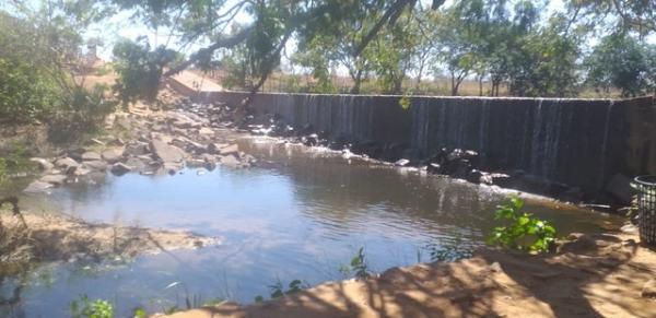 Barragem Joaquim Mendes, mais conhecida como Pedra Redonda, em Conceição do Canindé.(Imagem:Valdemir Sena)