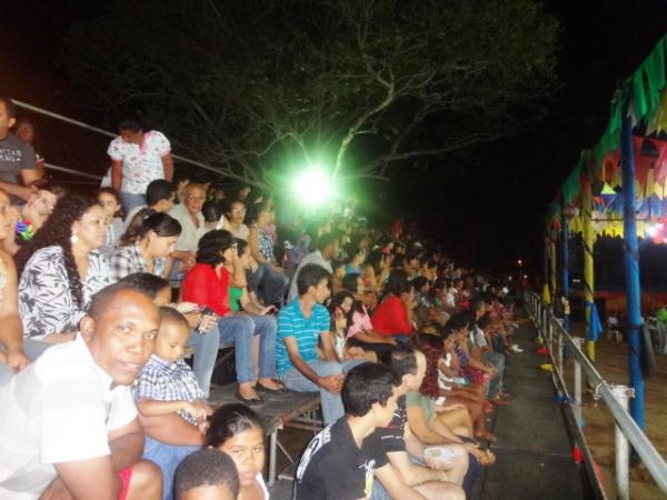 Multidão lota Parque de Exposições no encerramento da I Cidade Junina.(Imagem:FlorianoNews)
