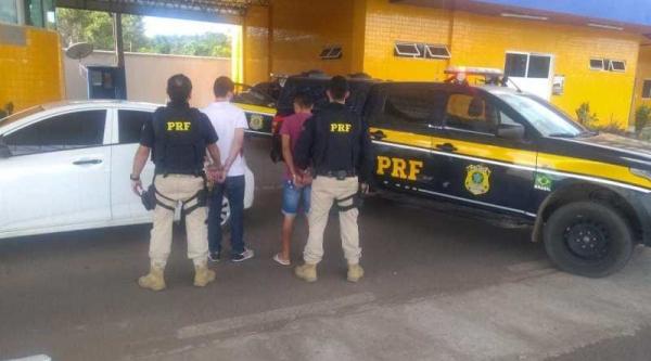 PRF prende na BR 230 dupla de estelionatários que aplicava golpes em vários Estados do País(Imagem:PRF)