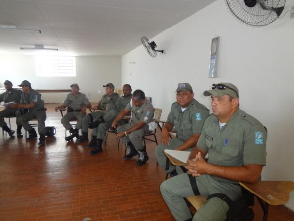 Policiais do 3º BPM participam de treinamento com novas armas.(Imagem:FlorianoNews)