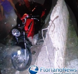 Acidente de moto deixa vítima fatal e outra ferida na BR-343 em Floriano.(Imagem:FlorianoNews)