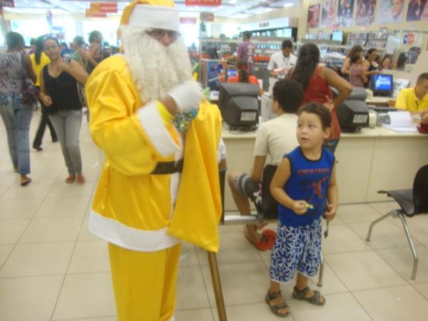 Papai Noel Amarelo(Imagem:redaçao)