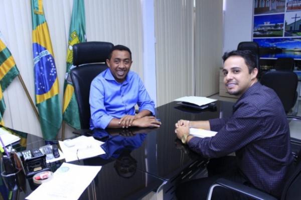 Prefeitura de Floriano realiza reunião com direção do HRTN.(Imagem:SECOM)