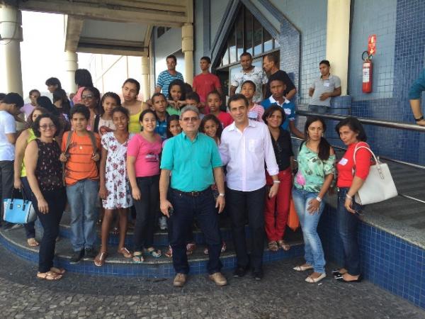 Melhores do IDEB de Floriano ganham passeio a Teresina.(Imagem:Waldemir Miranda)