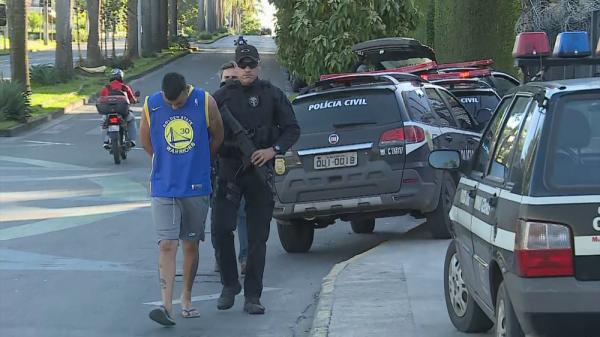 Integrante de torcida organizada do Cruzeiro é preso em operação do Ministério Público, Polícia Militar e Polícia Civil(Imagem:Reprodução/TV Globo)