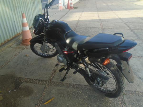Polícia recupera moto roubada e procura proprietário para restituição em Floriano.(Imagem:FlorianoNews)