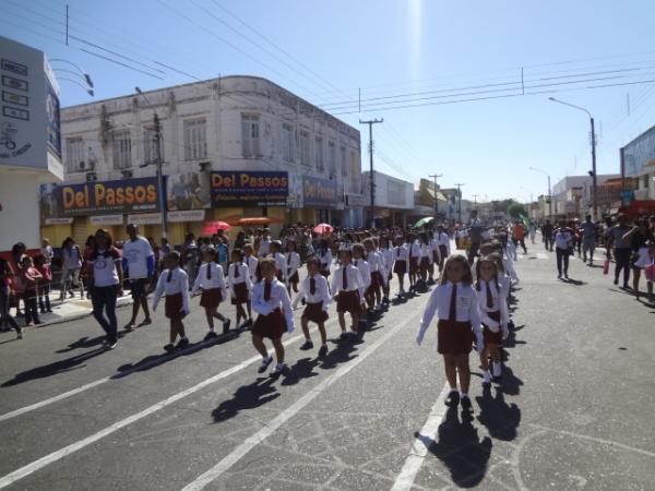 Floriano comemorou o Dia da Pátria com desfile cívico.(Imagem:FlorianoNews)