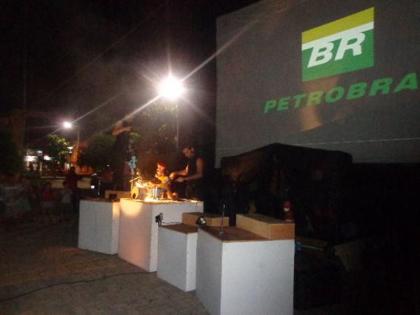 Petrobras e Arte Brasil promoveram cinema na Praça Dr. Sebastião Martins.(Imagem:FlorianoNews)
