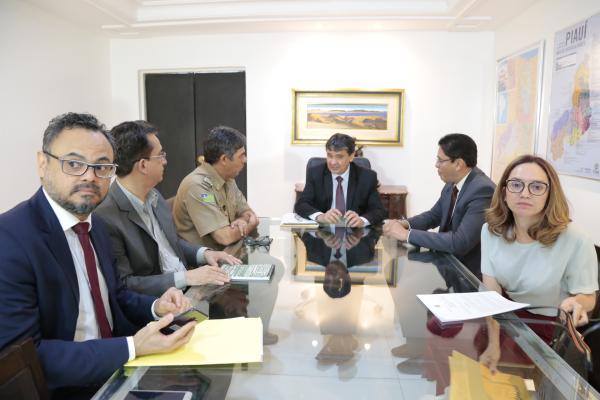 Audiência com Procurador de Justiça, Dr. Cleandro Moura, Comandante da PM, Cel. Lindomar Castilho.(Imagem:Divulgação)