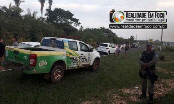 Manifestantes continuam bloqueando PI-113 contra aumento de passagem.(Imagem:Realidadeemfoco)