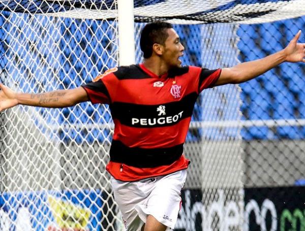 Hernane comemora gol do Flamengo contra o Nova Iguaçu.(Imagem:Rudy Trindade / VIPCOMM)