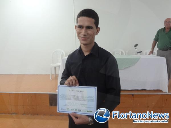Jovensde Floriano receberam certificado do Projovem Trabalhador.(Imagem:FlorianoNews)