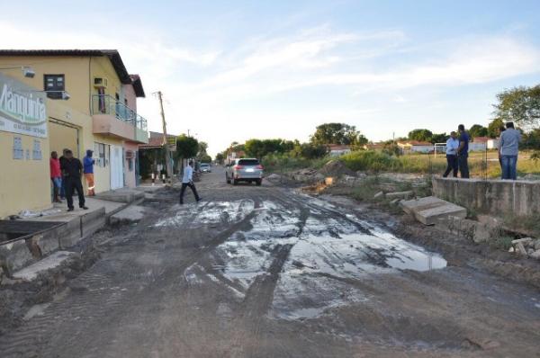 Galeria que provocou a interdição da Rua Gabriel Ferreira é desobstruída.(Imagem:SECOM)