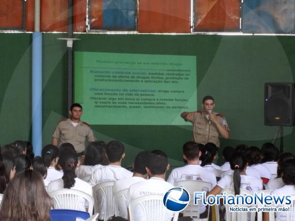 Ronda Cidadão proferiu palestra sobre drogas na Escola Pequeno Príncipe.(Imagem:FlorianoNews)