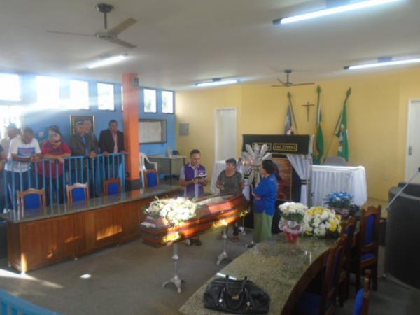 Corpo de Antônio Oswaldo Resende é velado na Câmara Municipal de Barão de Grajaú.(Imagem:FlorianoNews)