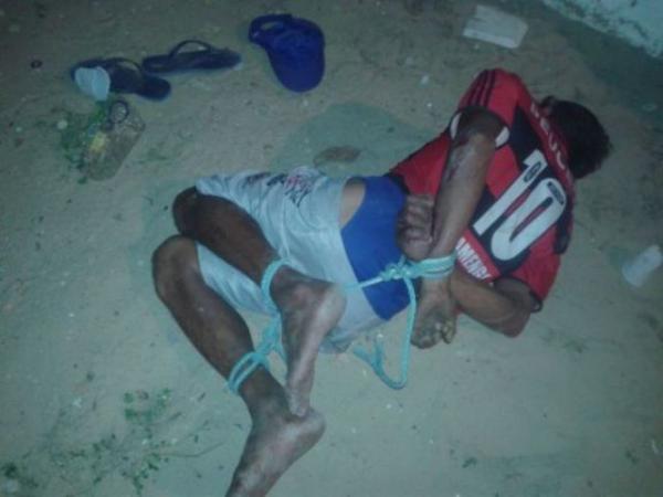 Homem é preso após ser amarrado por moradores em Luís Correia.(Imagem:Cidadeverde.com)