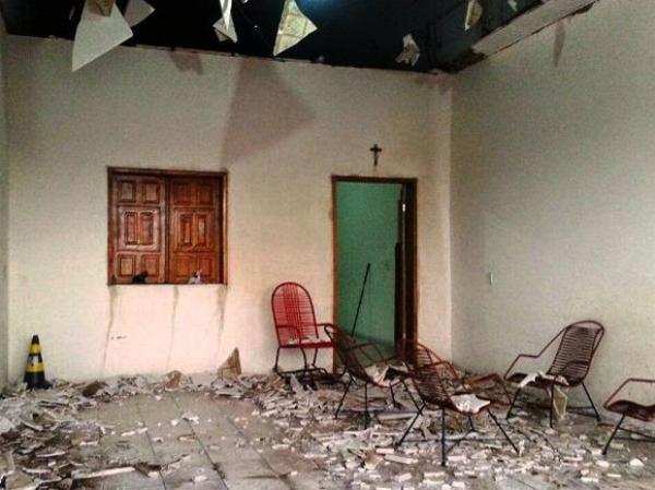 Temporal destruiu o telhado de algumas residências na cidade de Pio IX.(Imagem:Clediomar Sousa/Blog Lagoa do Rato)