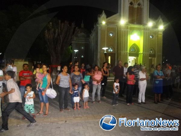 Apresentação do coral Feliz Idade marcou a abertura da Semana do Natal em Floriano.(Imagem:FlorianoNews)