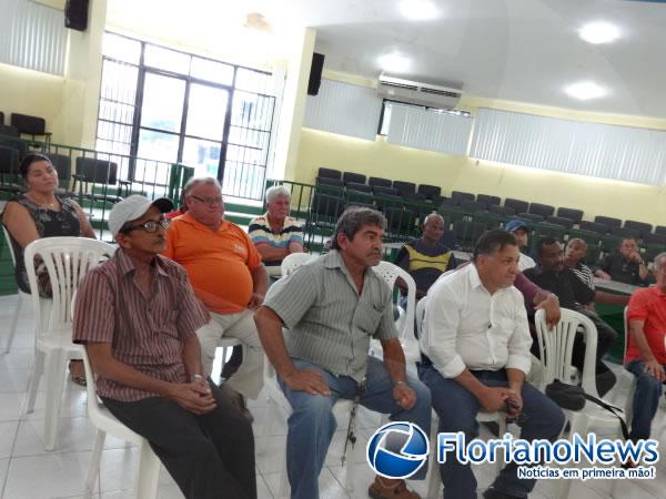 Sindicato dos Taxistas de Floriano promoveu reunião na Câmara Municipal.(Imagem:FlorianoNews)