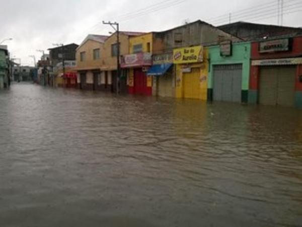 Centro ficou totalmente alagado em São Raimundo Nonato.(Imagem:Aderson Oliveira/Arquivo Pessoal)