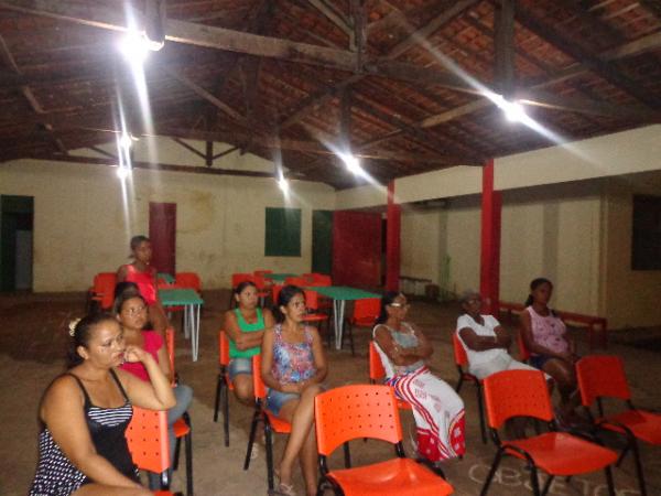 Pais de alunos participam de encontro de apresentação do PROERD.(Imagem:FlorianoNews)