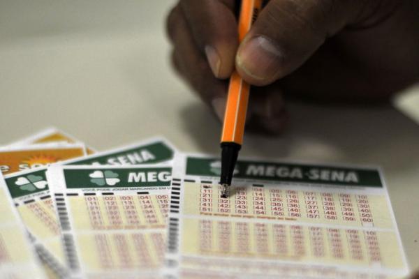 O próximo concurso da Mega-Sena será realizado nesta quarta-feira.(Imagem:Marcello Casal Jr./Agência Brasil)