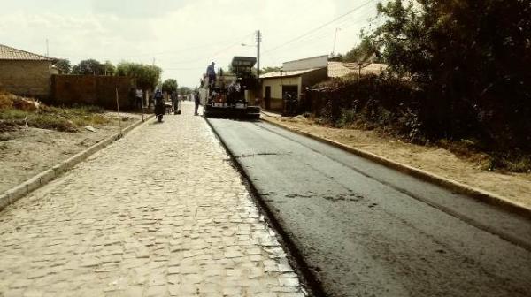 Obras de asfaltamento têm início no bairro Alto Cruz.(Imagem:FlorianoNews)