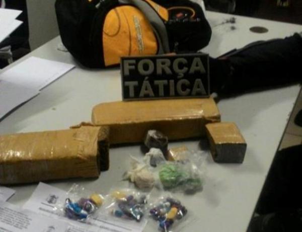 Homem é preso com arma, dinheiro e drogas em Floriano.(Imagem:Força Tática )