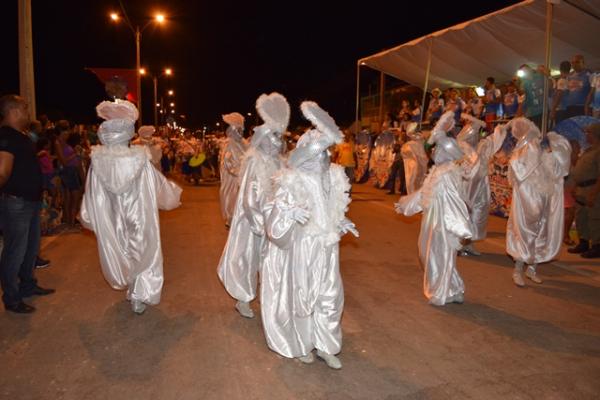 Escolas de Samba encerram com desfile o Carnaval dos Novos Sonhos de Floriano.(Imagem:Waldemir Miranda)