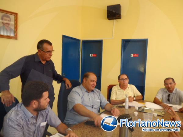 Reunião discute o cumprimento de Plano de Cargos dos Agentes de Trânsito de Floriano.(Imagem:FlorianoNews)
