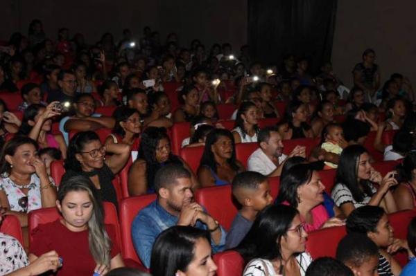 Escola Municipal realiza projeto de incentivo à leitura e lota o Teatro Maria Bonita.(Imagem:SECOM)