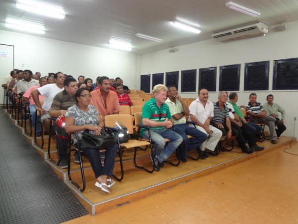 Procuradoria do município discute medida judiciária com donos de Trailers em locais públicos.(Imagem:FlorianoNews)
