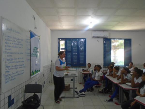 Escola Municipal Arêa Leão recebe palestra da Eletrobrás sobre eficiência energética.(Imagem:FlorianoNews)