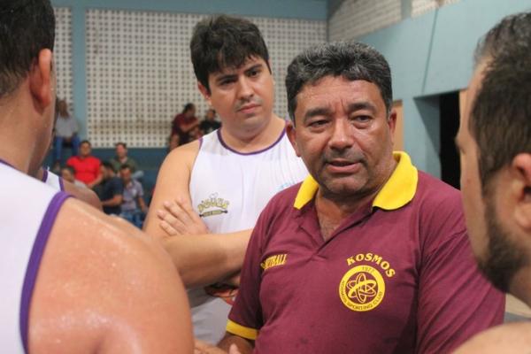Luiz Augusto Oliveira, treinador do Kosmos Sporting Club.(Imagem:Ramiro Pena/GLOBOESPORTE.COM)