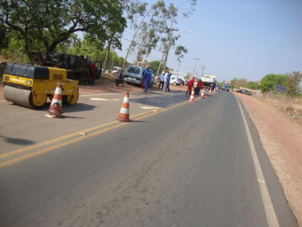 Trabalho de recuperação da BR 343 - Floriano a Jerumenha - Nas proximidade do Campus da UFPI de Floriano(Imagem:Amarelinho)