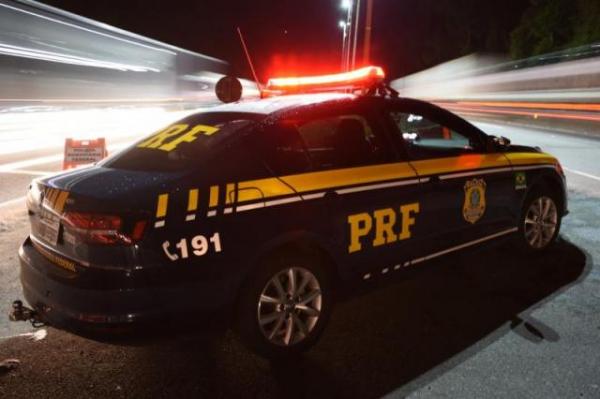 Colisão entre caminhão e duas motos mata uma pessoa na BR 343.(Imagem:PRF)