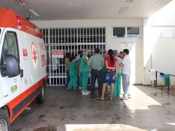 Homem foi atendido no HUT e depois encaminhado para a delegacia.(Imagem:Carlienne Carpaso/G1)