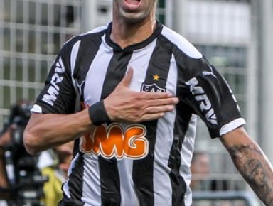 Diego Tardelli comemora seu gol diante do Vitória.(Imagem:Bruno Cantini)