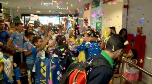 Atletas do Piauí são recebidos com festa após torneio internacional.(Imagem:TV Clube)