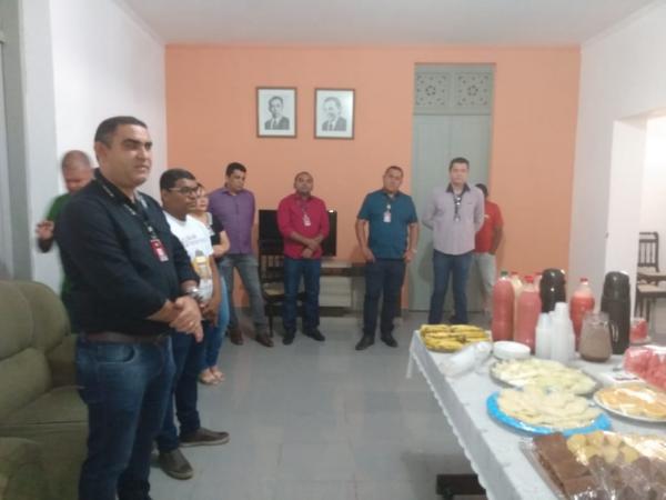  Dia do motorista é celebrado com homenagens e café da manhã no Armazém Paraíba.(Imagem:FlorianoNews)