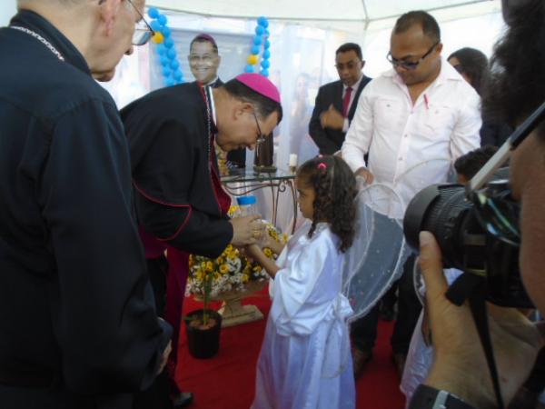 Multidão acompanha posse de Dom Edivalter como novo Bispo da Diocese de Floriano.(Imagem:FlorianoNews)