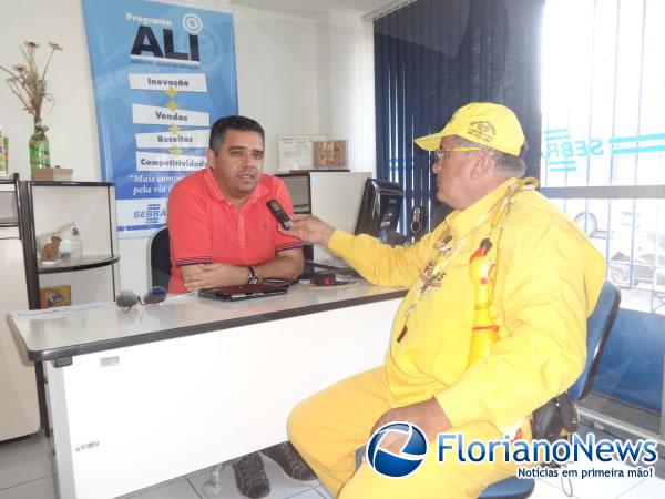 Élder, técnico do SEBRAE.(Imagem:Floriano)