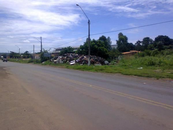 Moradora denuncia situação precária do bairro Sambaíba Nova.(Imagem:Maria da Guia Pereira)