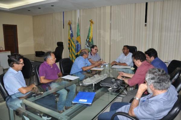 Empresários discutem parceria para o desenvolvimento industrial de Floriano.(Imagem:SECOM)