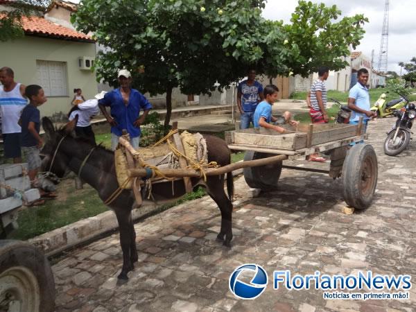 Festa dos Carroceiros atraiu dezenas de participantes em Nazaré do Piauí.(Imagem:FlorianoNews)